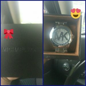 A brand New never worn Michael kor watch for men